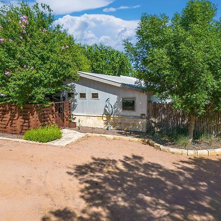 Claret House Full Kitchen And Private Hot Tub Villa Fredericksburg Buitenkant foto