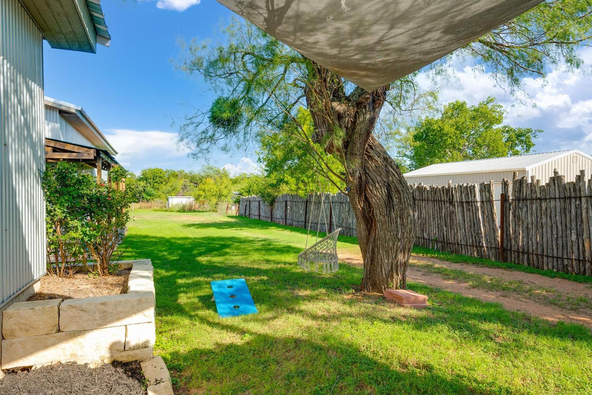 Claret House Full Kitchen And Private Hot Tub Villa Fredericksburg Buitenkant foto