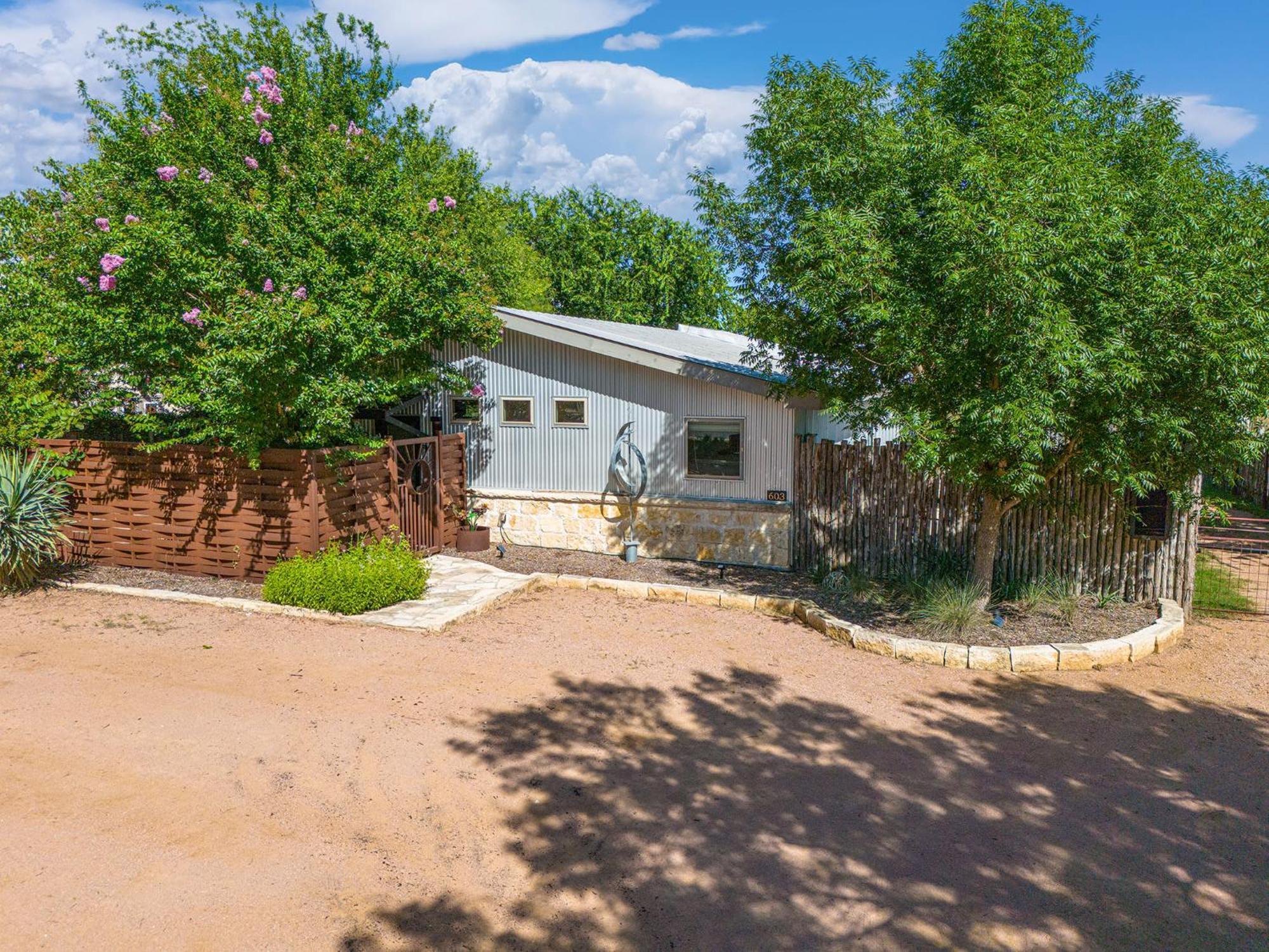 Claret House Full Kitchen And Private Hot Tub Villa Fredericksburg Buitenkant foto